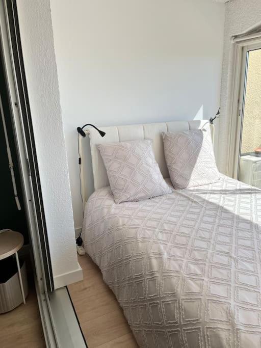 Studio Vue Mer Avec Piscine Et Terrain De Tennis Sausset-les-Pins Eksteriør bilde