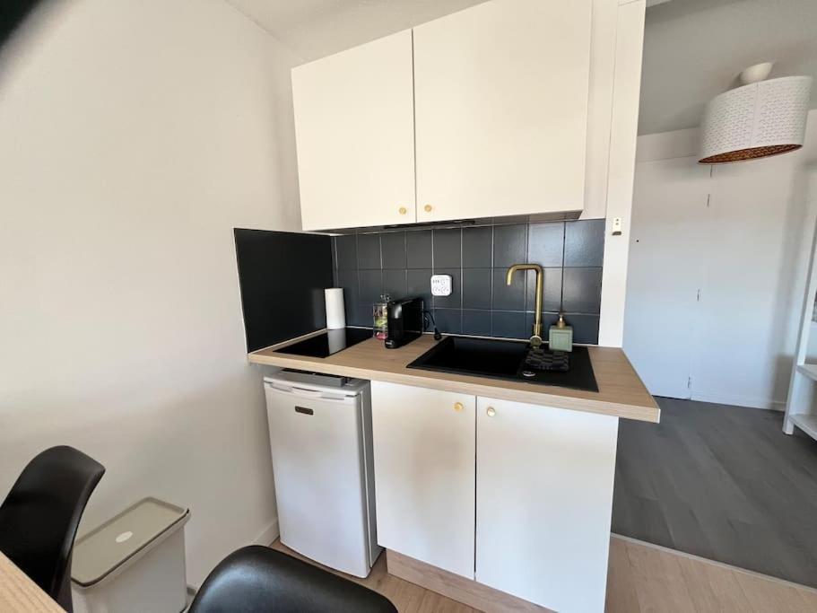 Studio Vue Mer Avec Piscine Et Terrain De Tennis Sausset-les-Pins Eksteriør bilde
