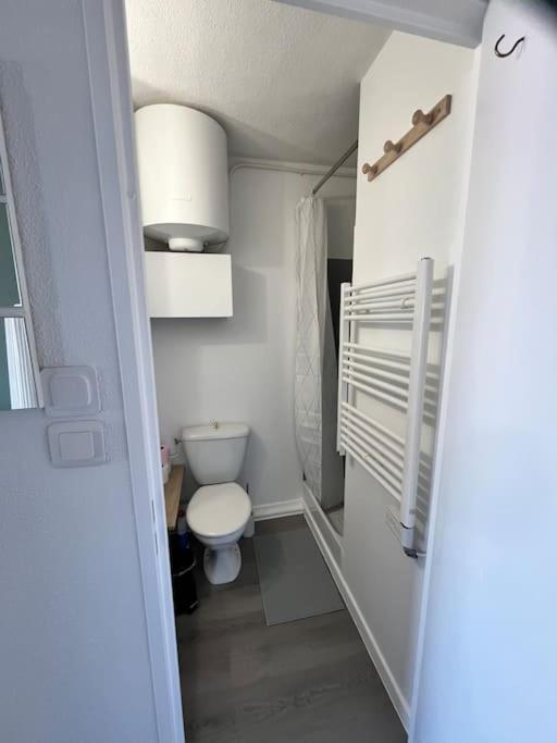 Studio Vue Mer Avec Piscine Et Terrain De Tennis Sausset-les-Pins Eksteriør bilde